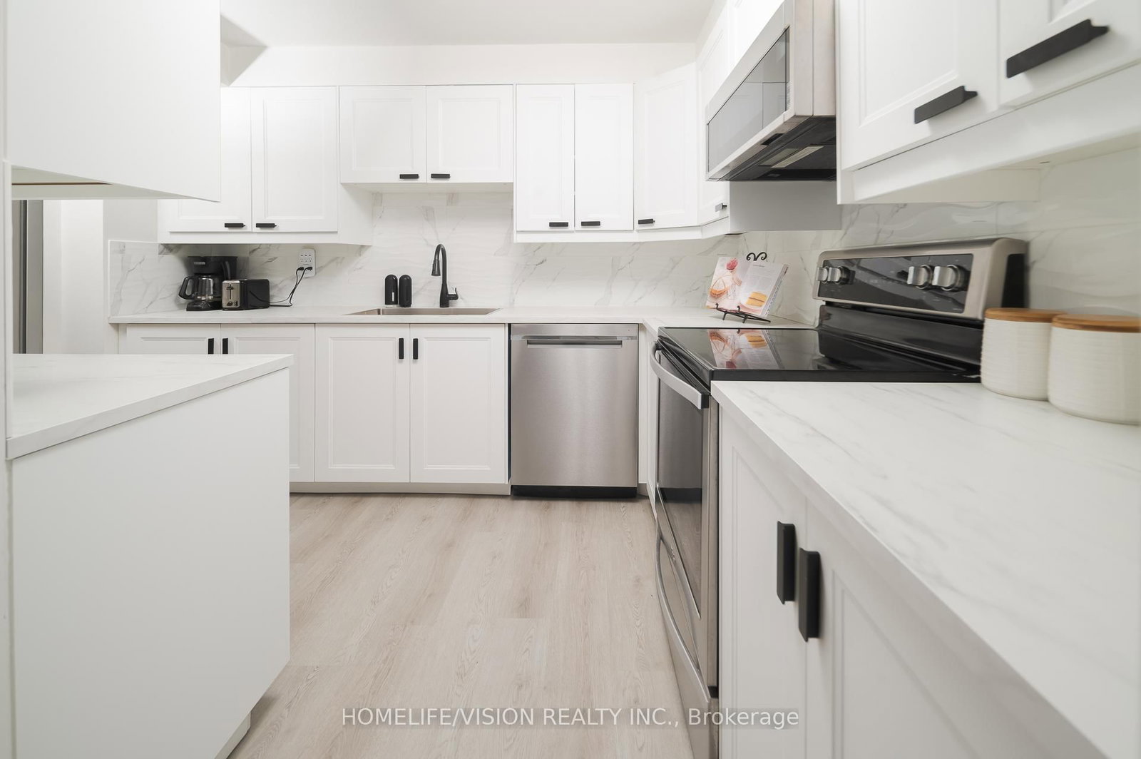 7 Townsgate Drive • #413 • Vaughan, ON photo 16