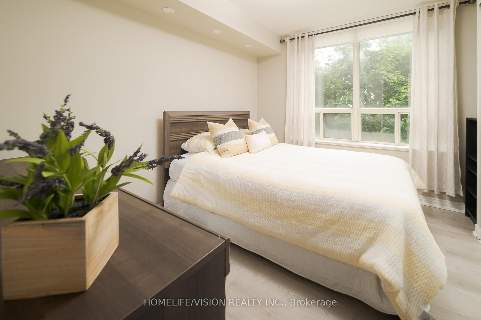 7 Townsgate Drive • #413 • Vaughan, ON photo 20