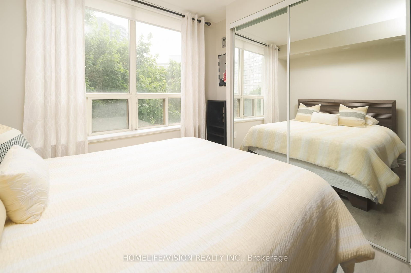 7 Townsgate Drive • #413 • Vaughan, ON photo 21