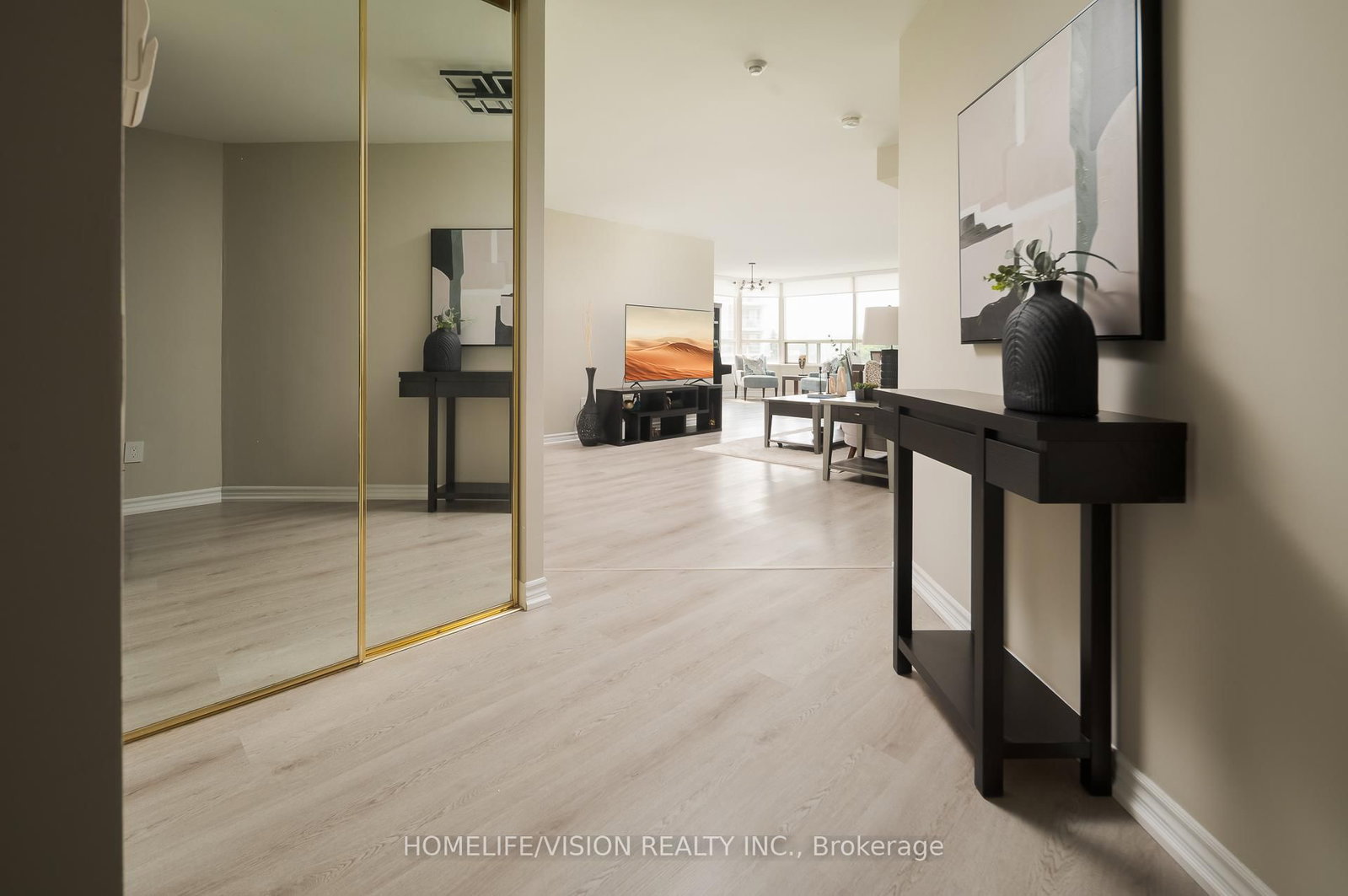 7 Townsgate Drive • #413 • Vaughan, ON photo 4