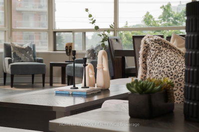 7 Townsgate Drive • #413 • Vaughan, ON photo 6