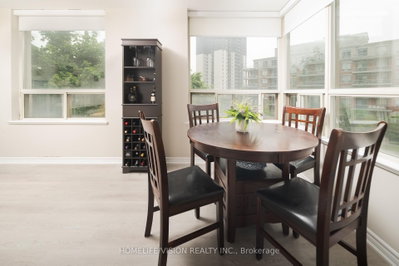 7 Townsgate Drive • #413 • Vaughan, ON photo 8