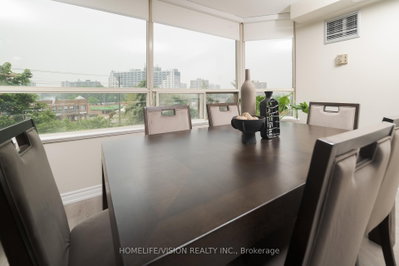7 Townsgate Drive • #413 • Vaughan, ON photo 9