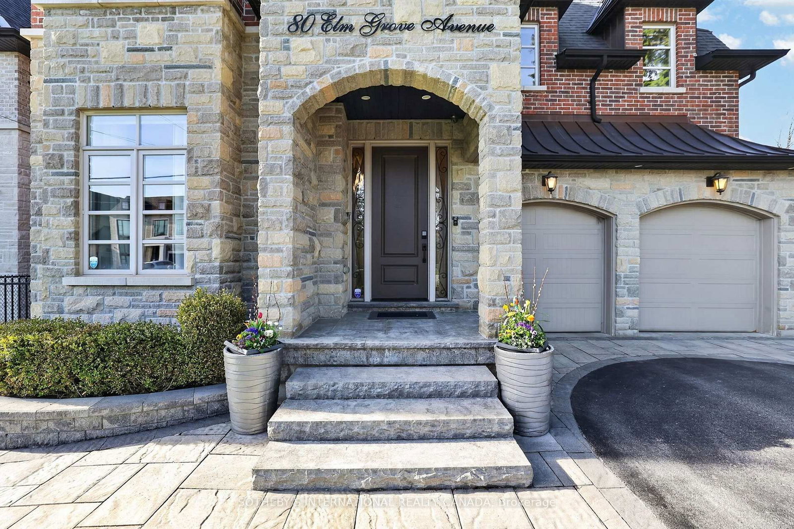 80 Elm Grove Avenue • Richmond Hill, ON photo 2