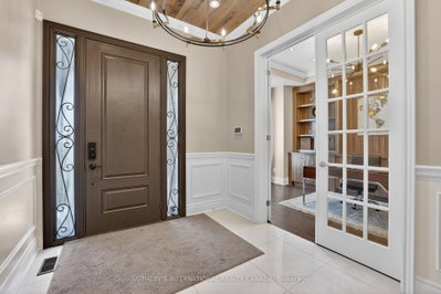 80 Elm Grove Avenue • Richmond Hill, ON photo 3