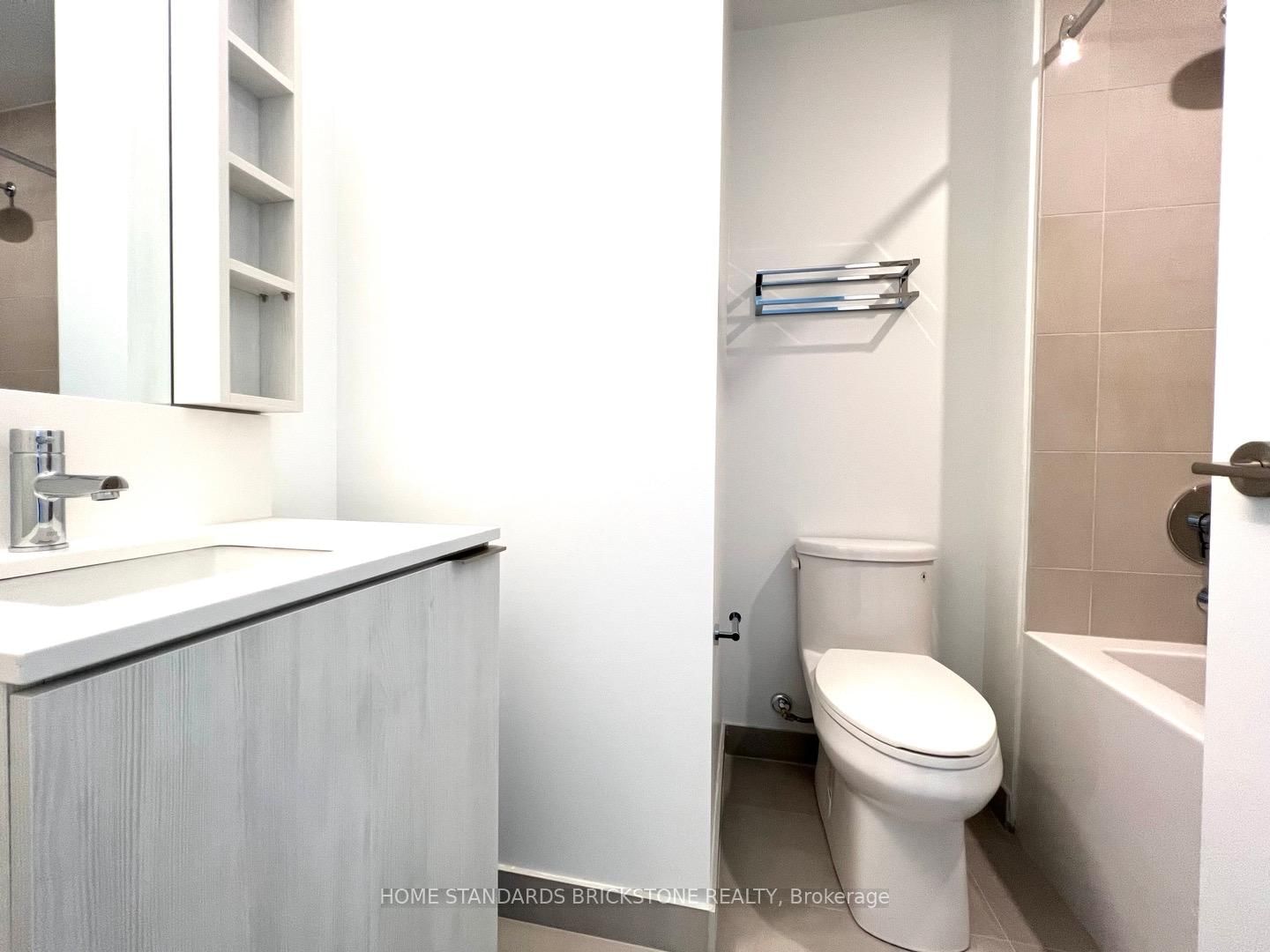 1706-1000 Portage Pkwy, Vaughan, view 4