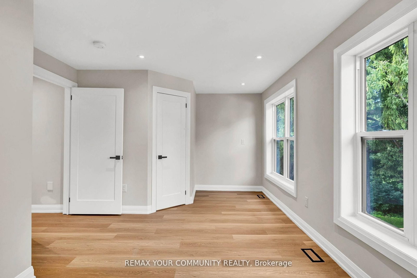 137 Clarence St, Vaughan, view 18