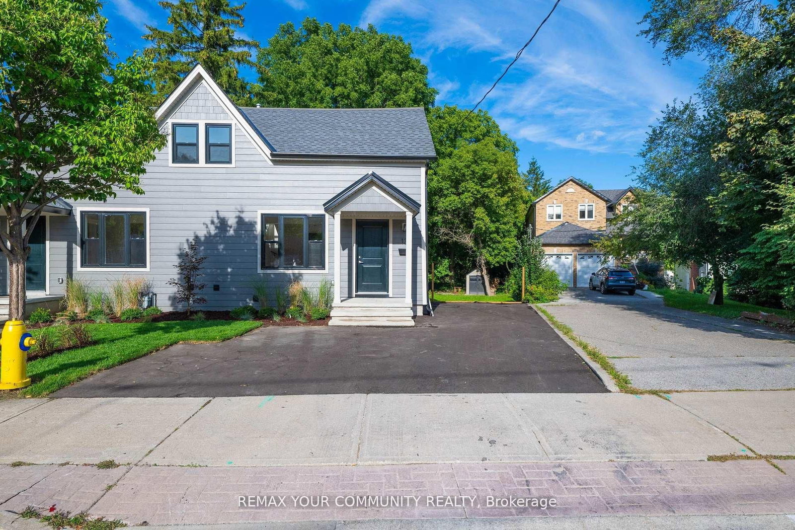 137 Clarence St, Vaughan, view 2