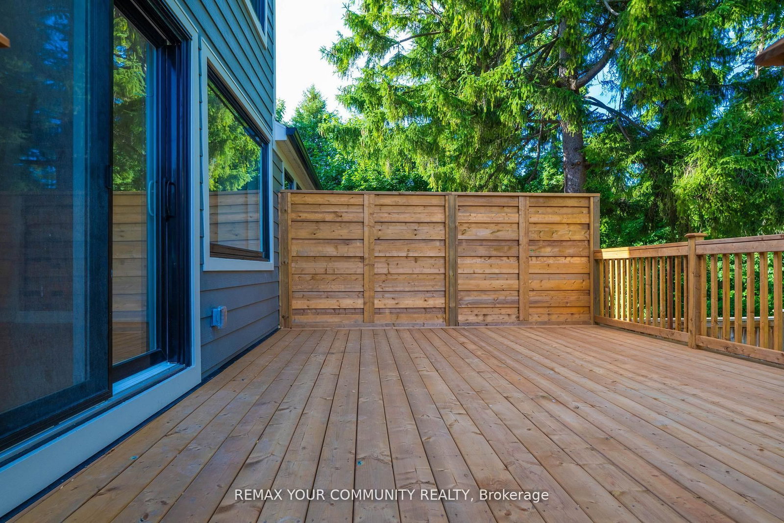 137 Clarence St, Vaughan, view 32