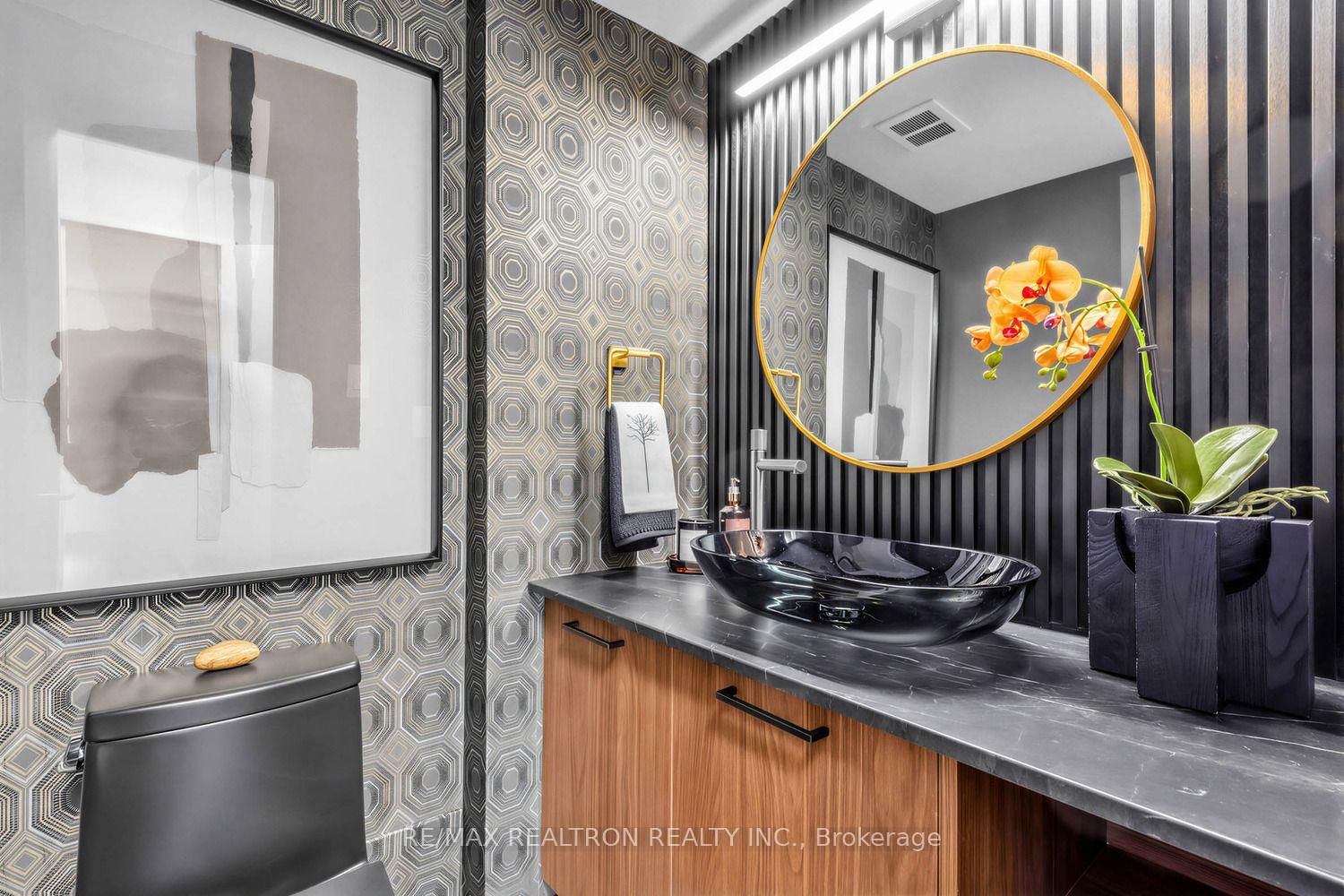 1 Royal Orchard Boulevard • #211 • Markham, ON photo 17