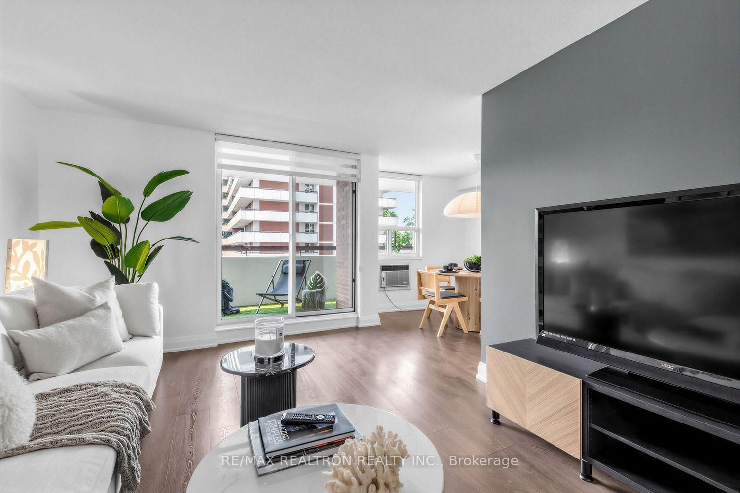 1 Royal Orchard Boulevard • #211 • Markham, ON photo 4