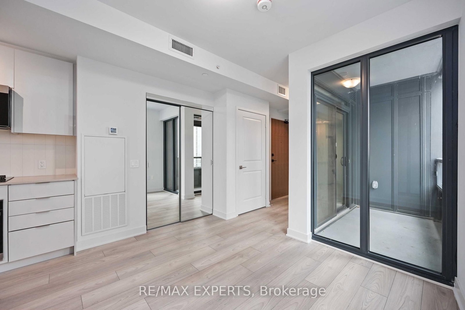 1107-2920 Highway 7, Vaughan, view 10
