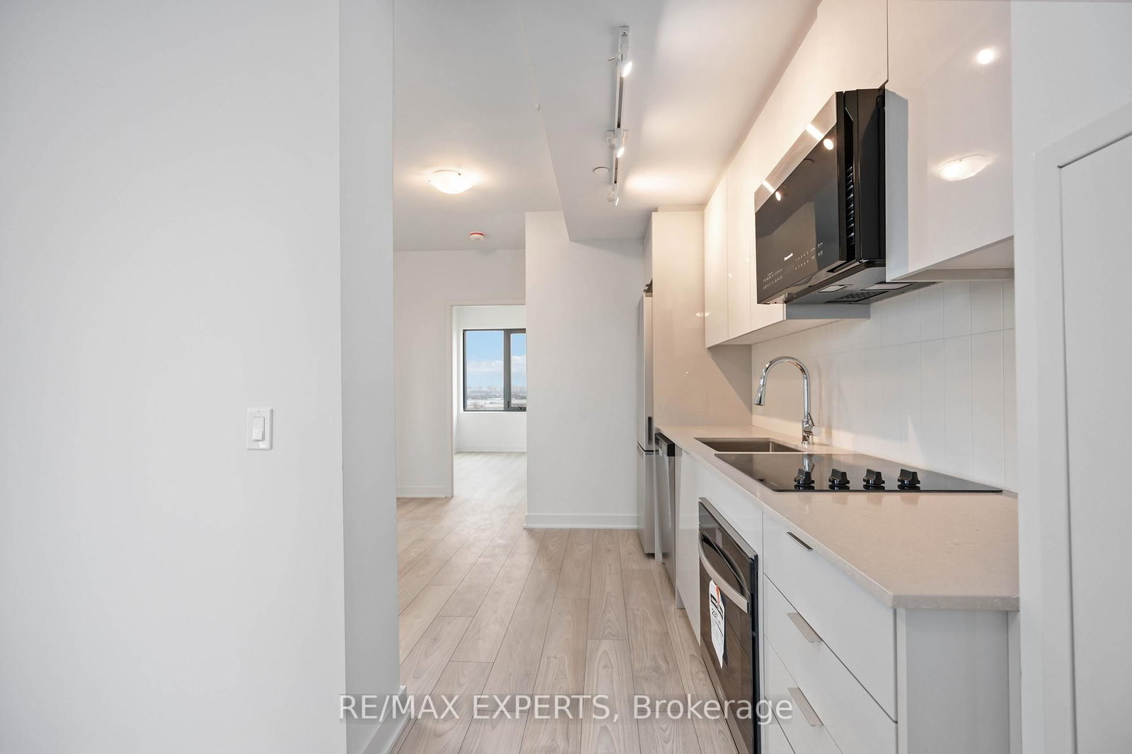 1107-2920 Highway 7, Vaughan, view 11