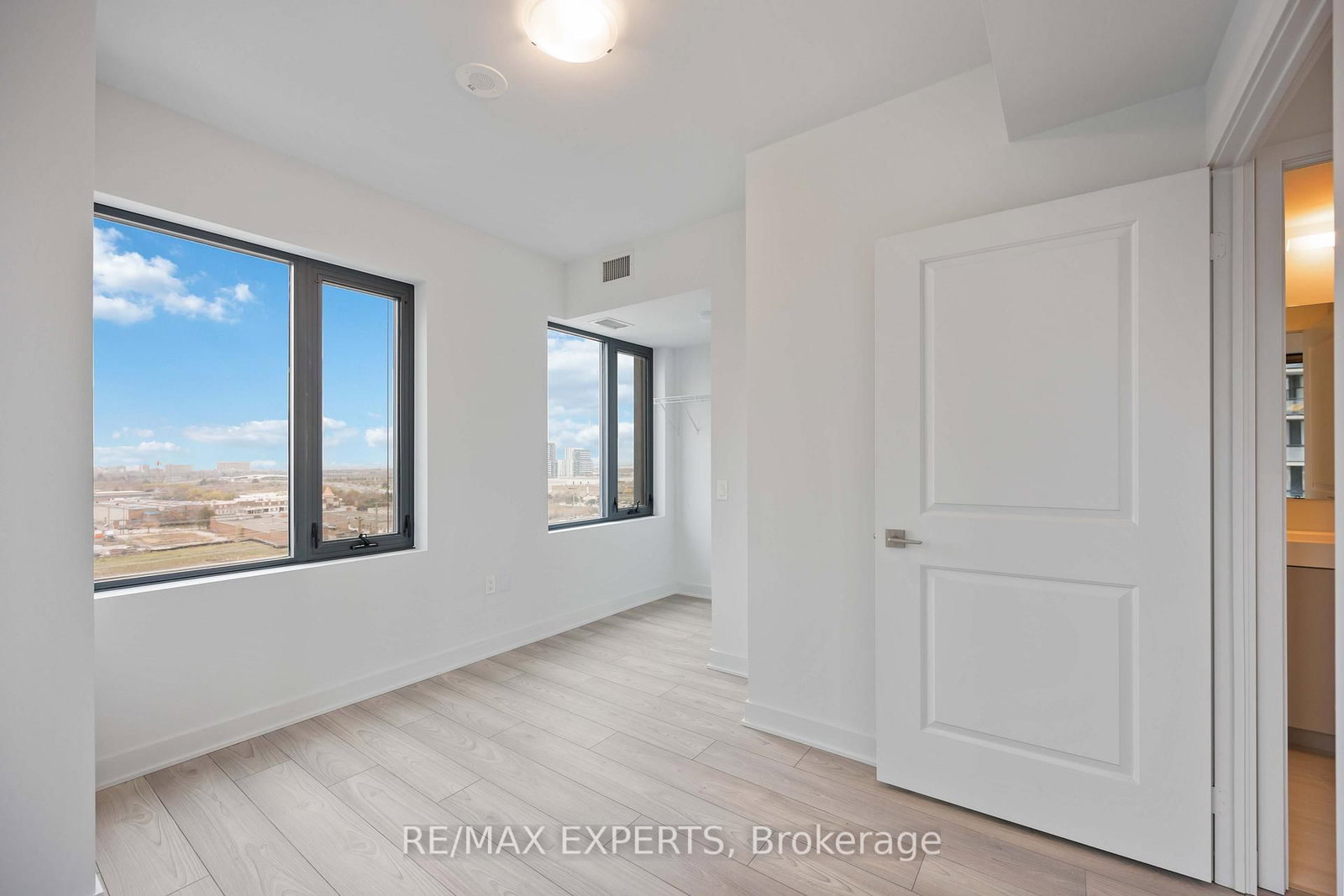 1107-2920 Highway 7, Vaughan, view 18