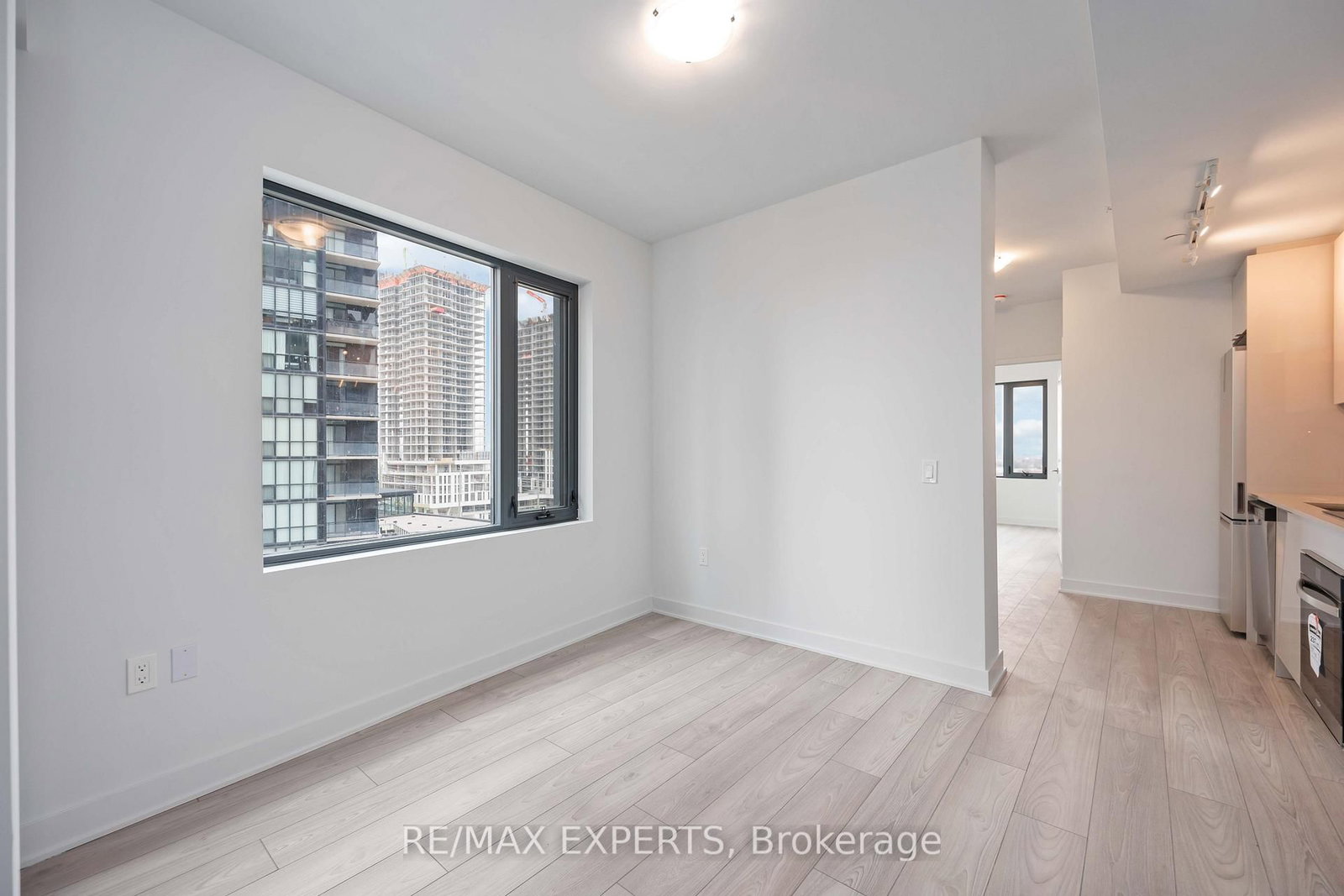 1107-2920 Highway 7, Vaughan, view 8
