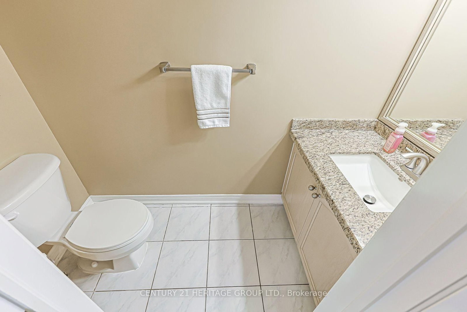 397 Renzius Court • Newmarket, ON photo 12