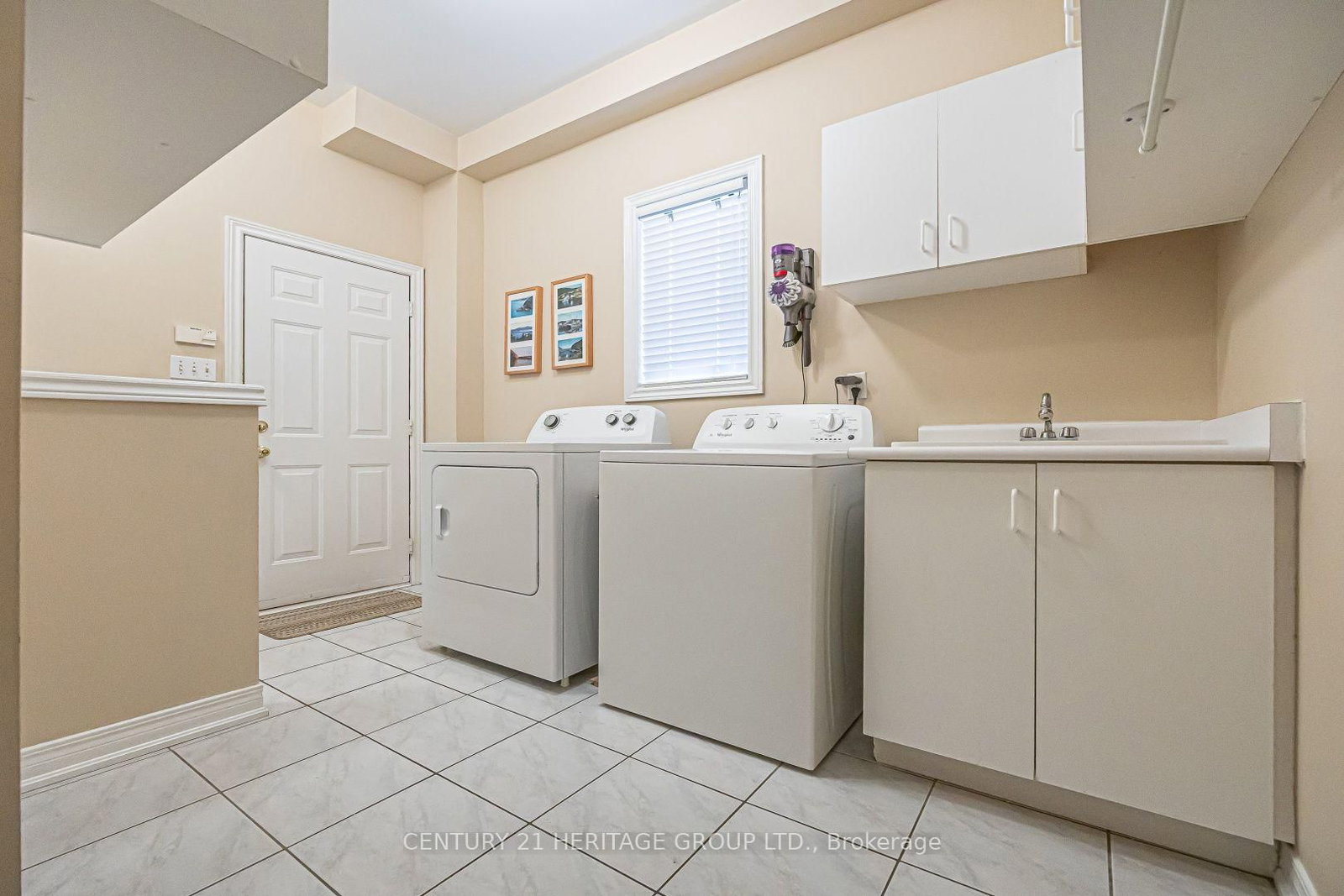 397 Renzius Court • Newmarket, ON photo 13
