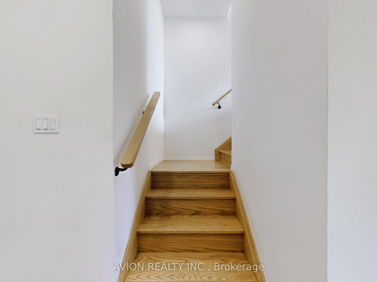35 Thomas Armstrong Lane • Richmond Hill, ON photo 34