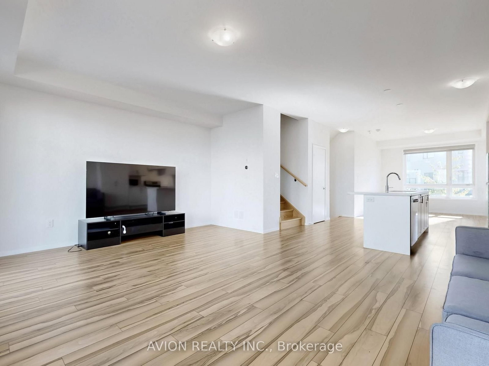 35 Thomas Armstrong Lane • Richmond Hill, ON photo 6