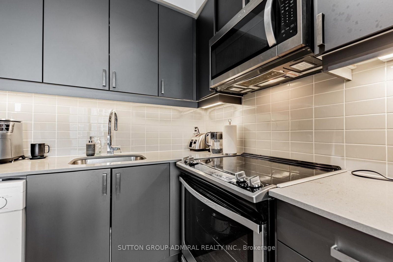 2812-7895 Jane St, Vaughan, view 12