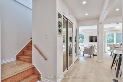 63 Don Head Village Boulevard • Richmond Hill, ON photo 4