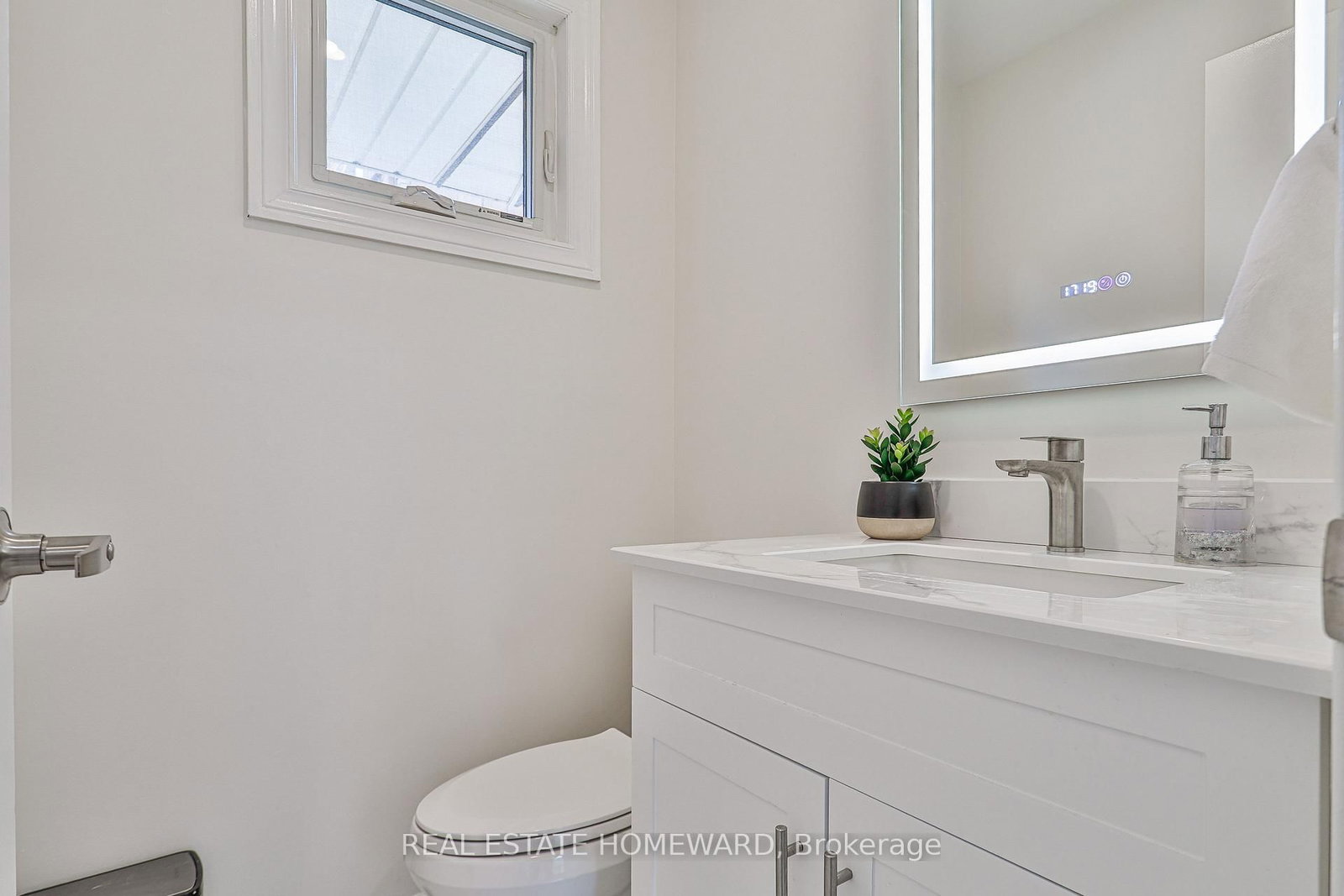 63 Don Head Village Boulevard • Richmond Hill, ON photo 5