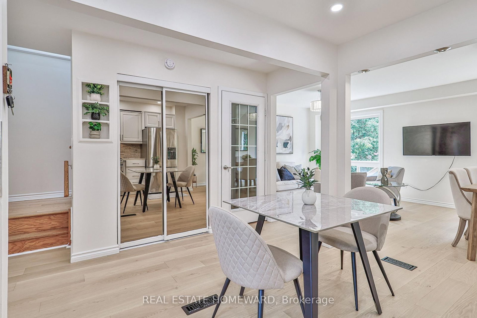 63 Don Head Village Boulevard • Richmond Hill, ON photo 6
