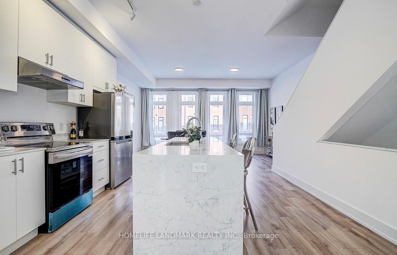27 Chestnut Court • Aurora, ON photo 13