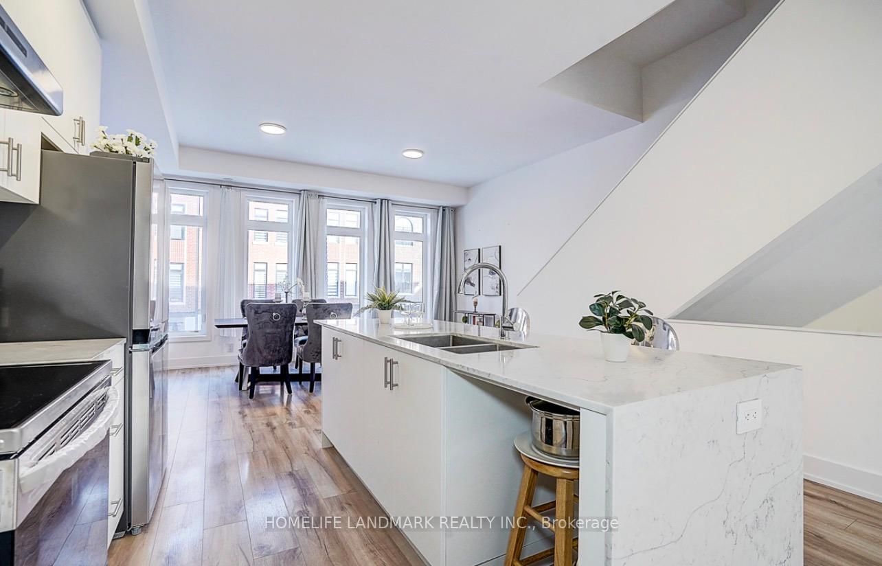 27 Chestnut Court • Aurora, ON photo 14