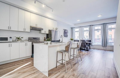 27 Chestnut Court • Aurora, ON photo 8