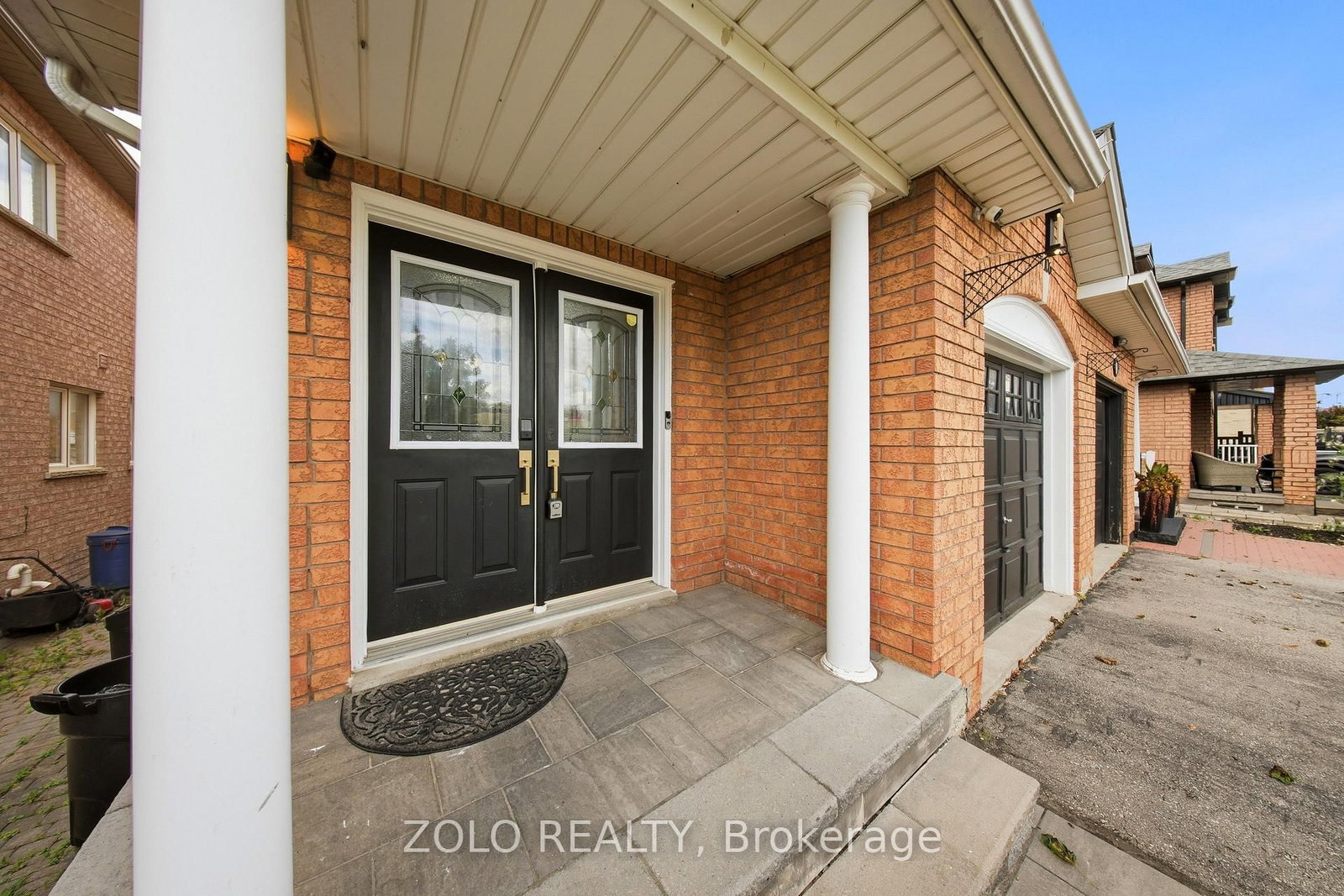 106 Rosanna Crescent • Vaughan, ON photo 3
