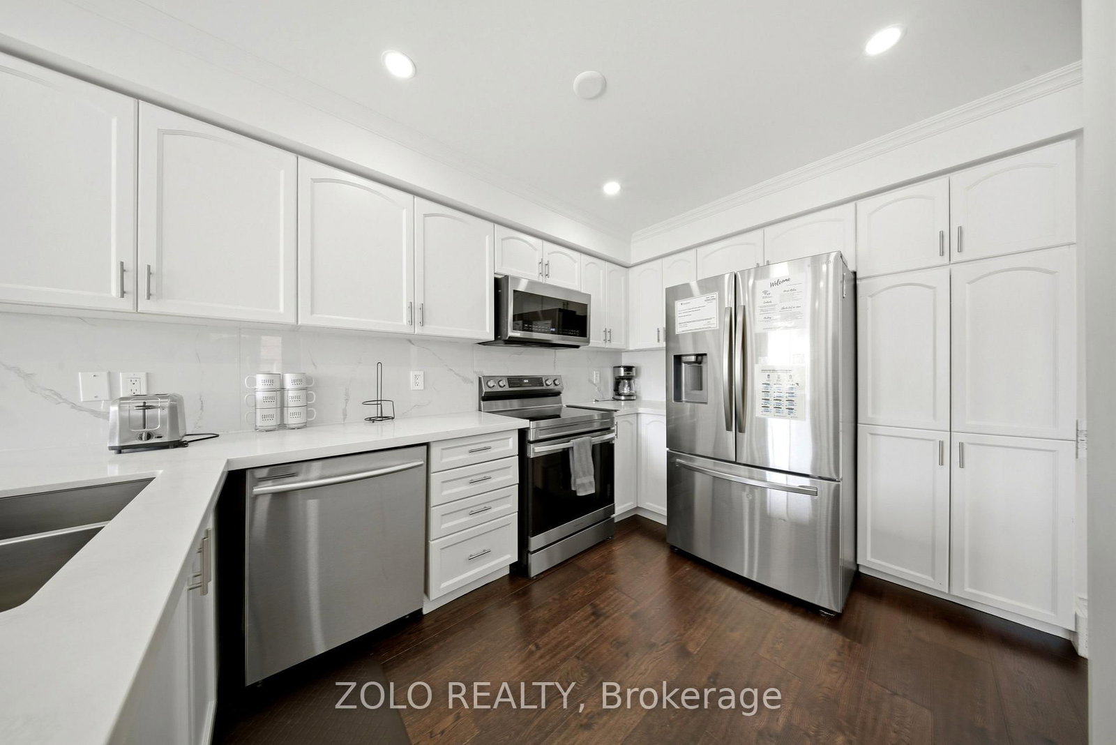 106 Rosanna Crescent • Vaughan, ON photo 8