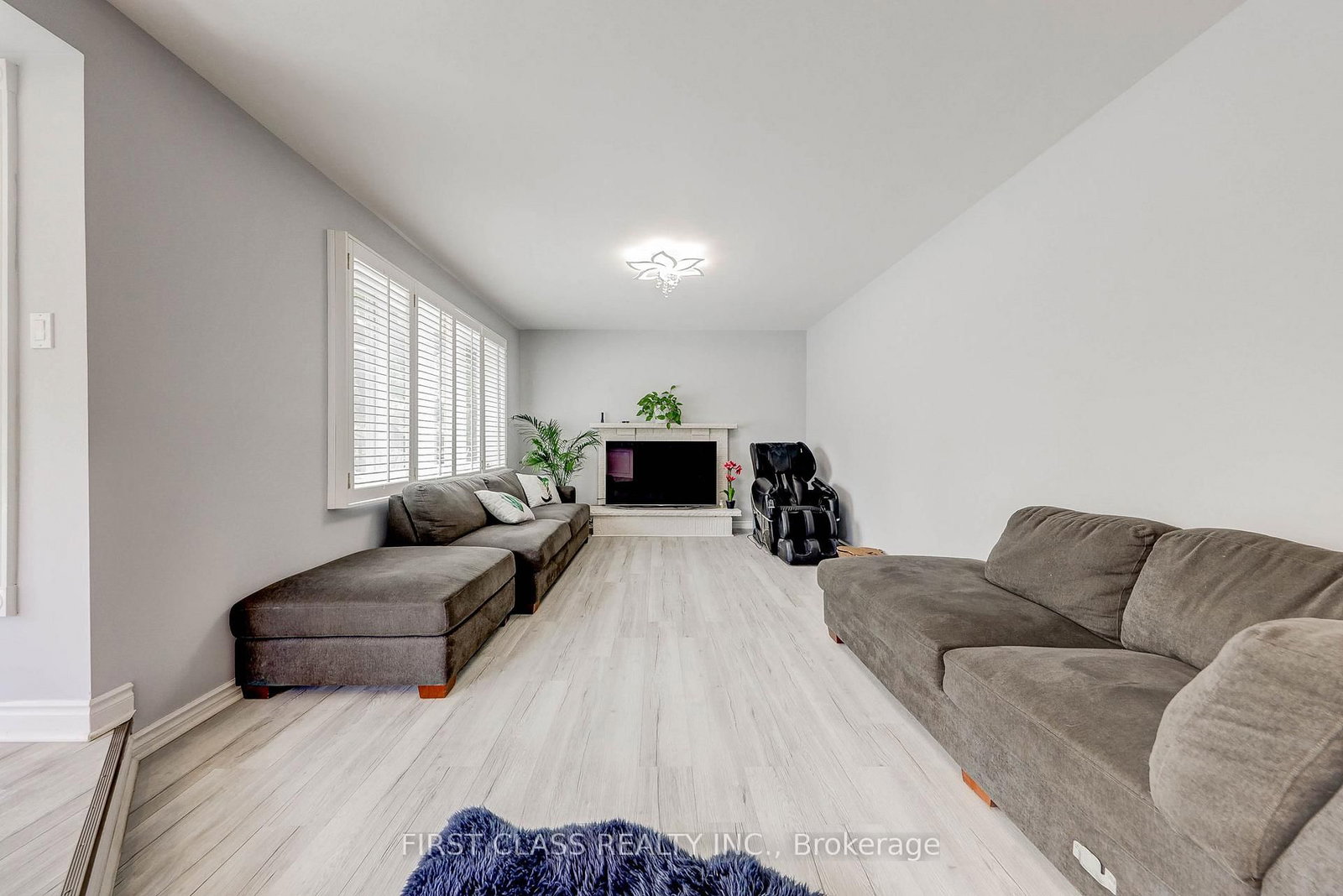 449 Alex Doner Drive • Newmarket, ON photo 12