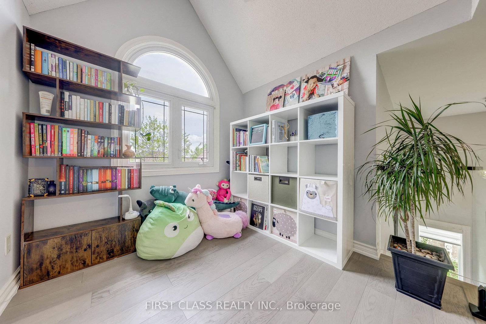 449 Alex Doner Drive • Newmarket, ON photo 23