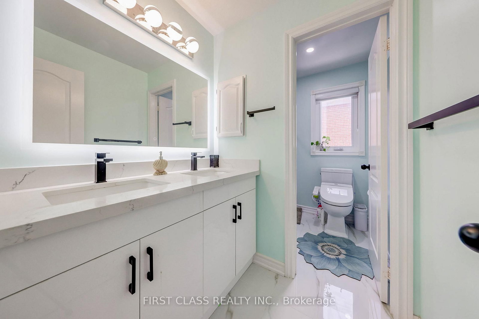 449 Alex Doner Drive • Newmarket, ON photo 33