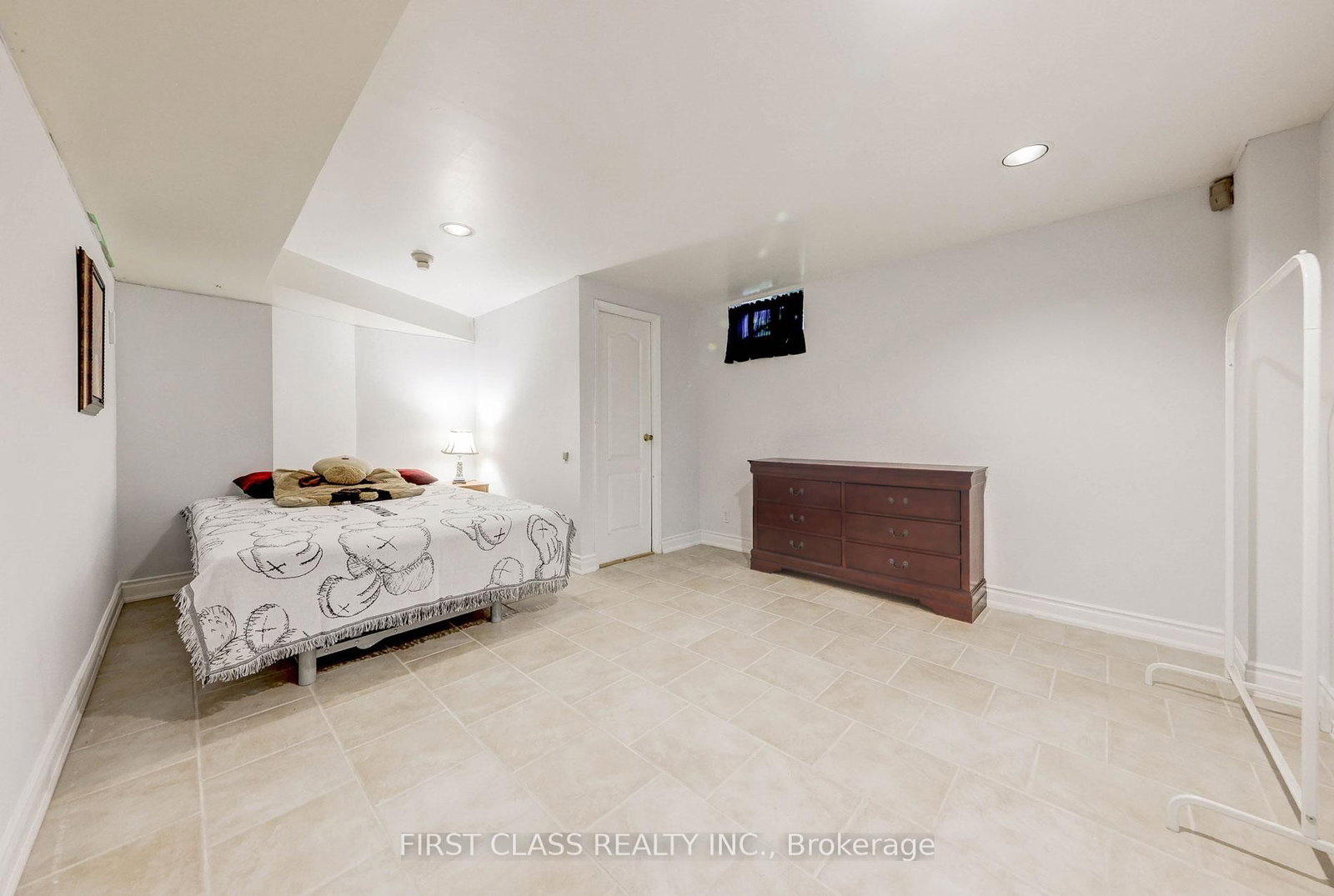 449 Alex Doner Drive • Newmarket, ON photo 38