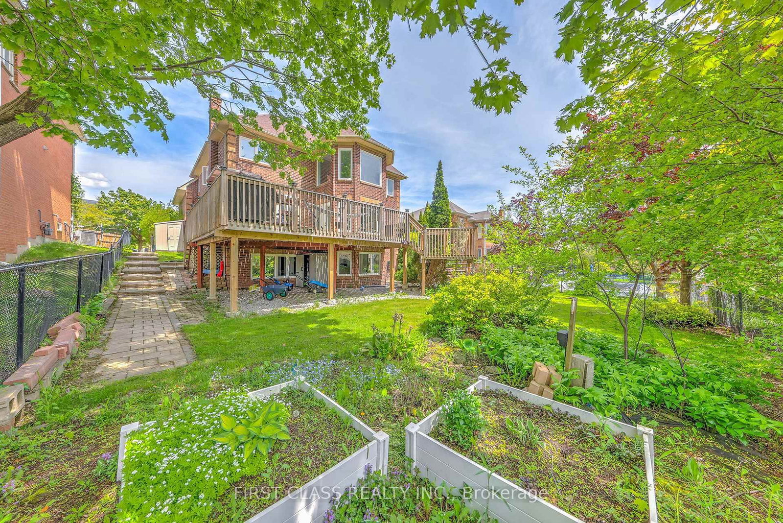 449 Alex Doner Drive • Newmarket, ON photo 41