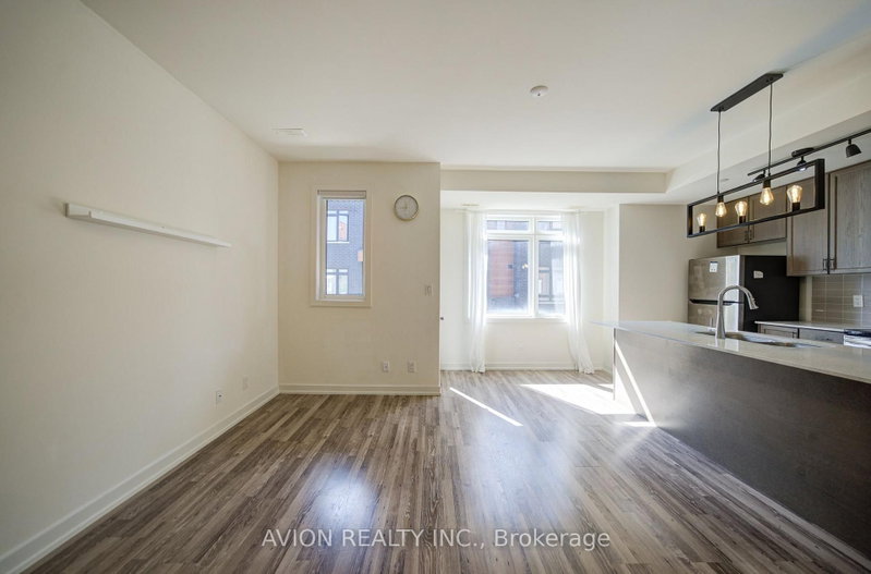 83 - 370 Red Maple Road