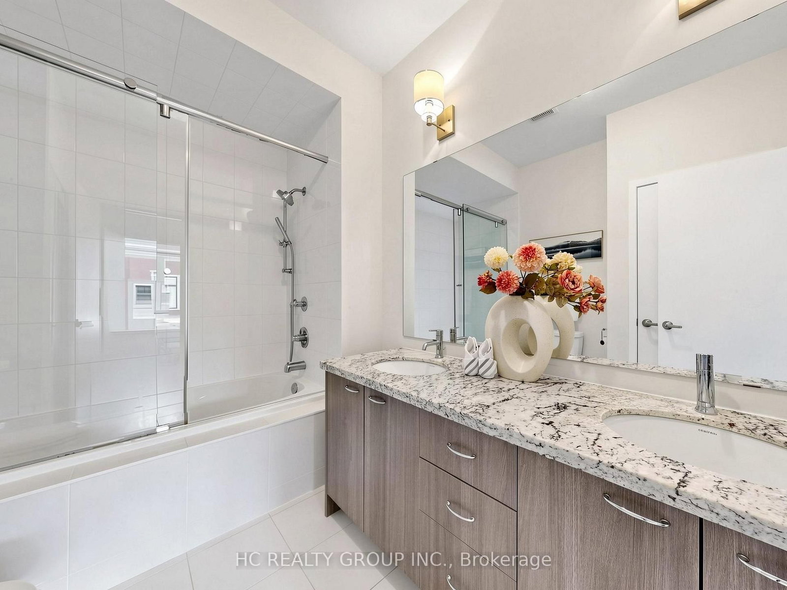 38 Lafferty Lane • Richmond Hill, ON photo 20