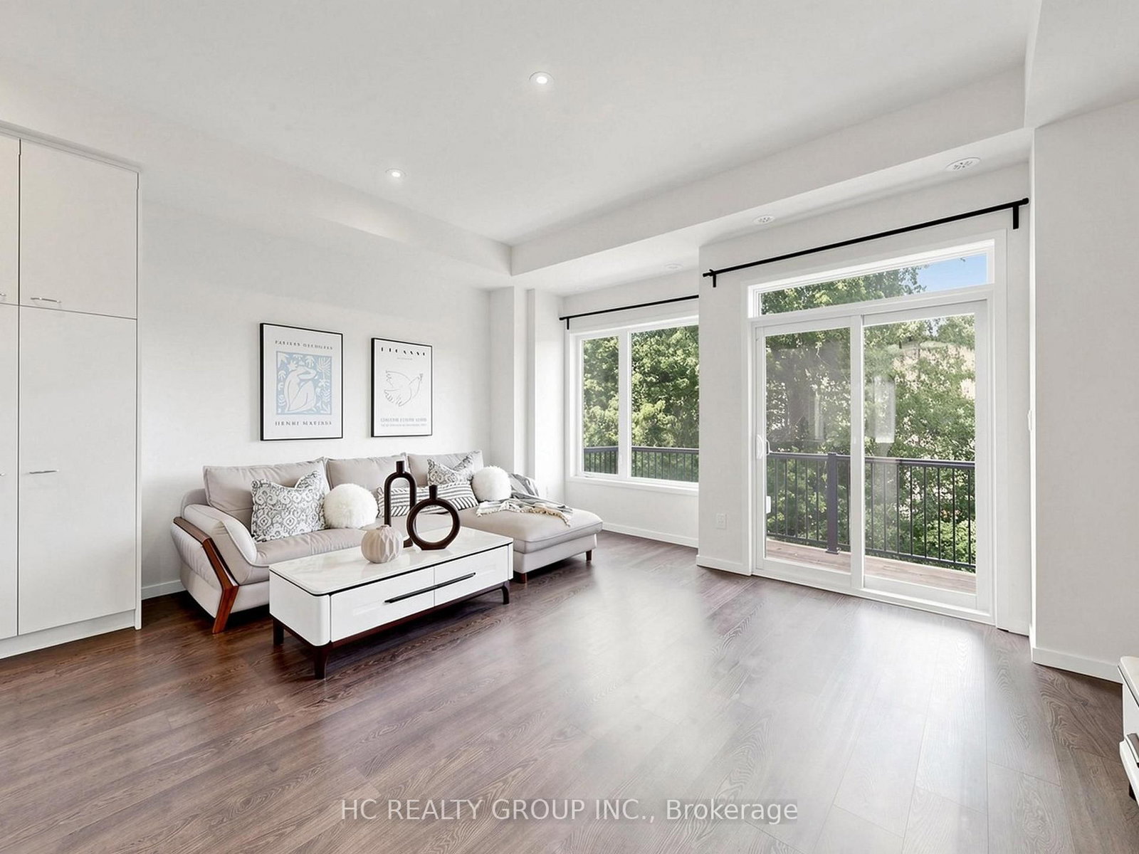 38 Lafferty Lane • Richmond Hill, ON photo 4