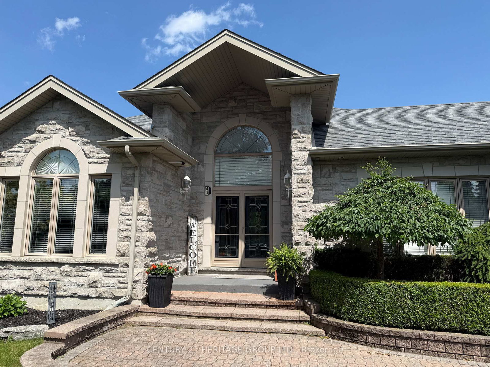 49 Shore Crescent • Georgina, ON photo 5