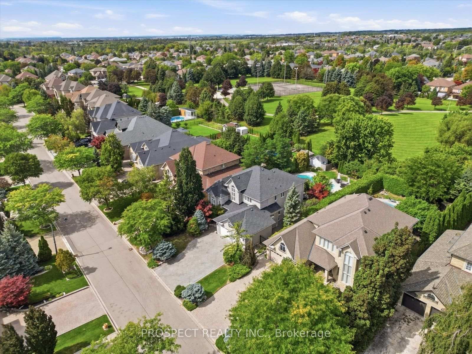 56 Cipriano Court • Vaughan, ON photo 4