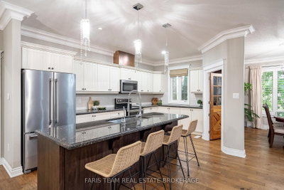 2 Harry Parker Place • Adjala-Tosorontio, ON photo 6