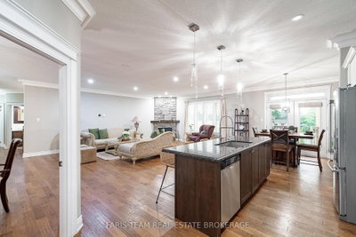 2 Harry Parker Place • Adjala-Tosorontio, ON photo 9