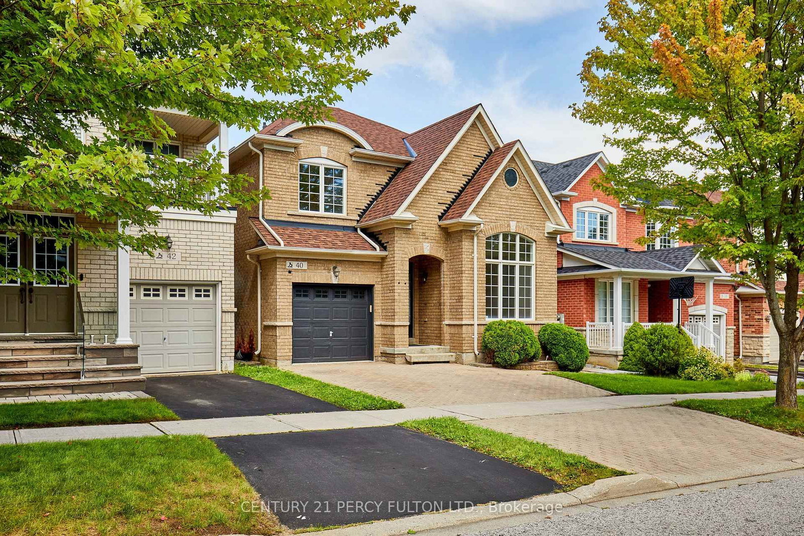 40 Tidewater Street • Markham, ON photo 2