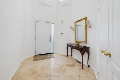 27 Pine Hollow Crescent • Vaughan, ON photo 4