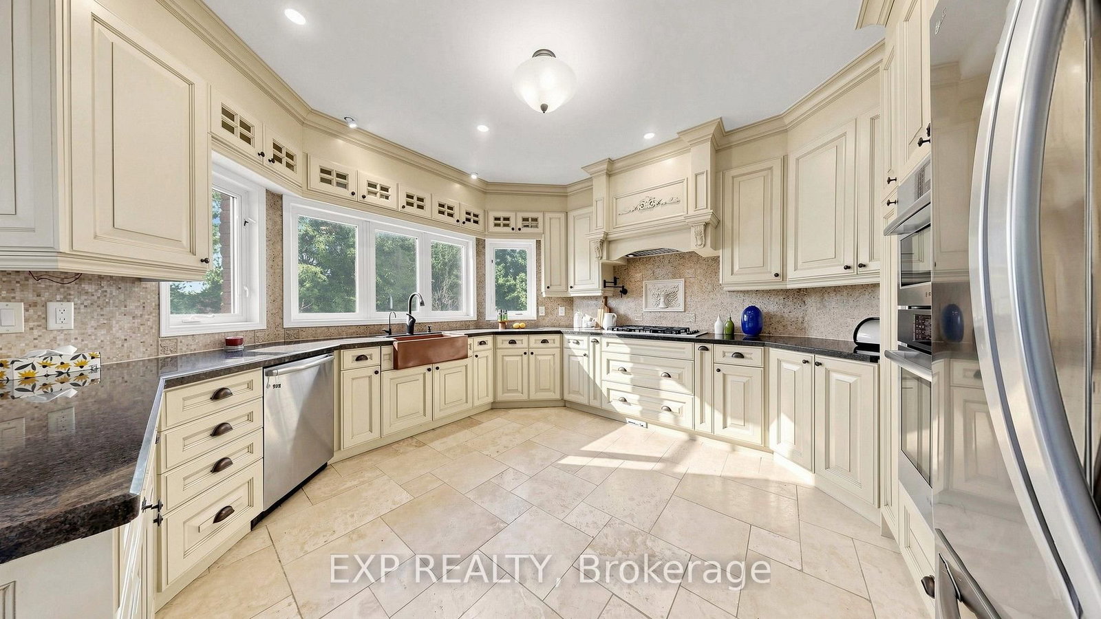 36 Maplehyrn Avenue • East Gwillimbury, ON photo 11