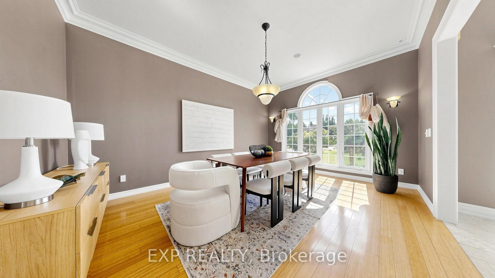 36 Maplehyrn Avenue • East Gwillimbury, ON photo 16