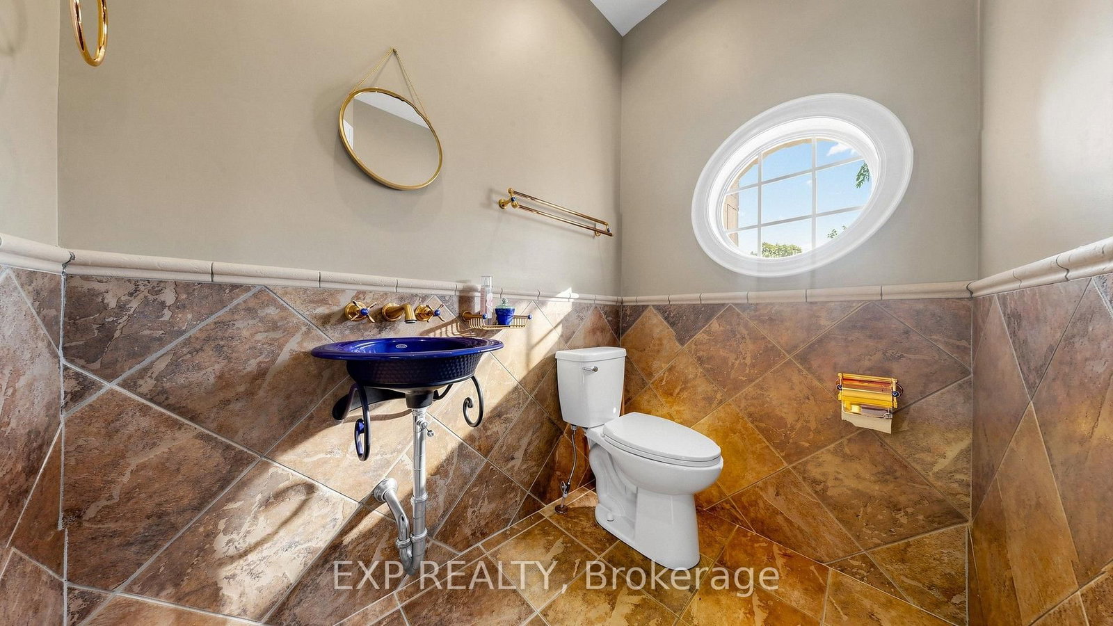 36 Maplehyrn Avenue • East Gwillimbury, ON photo 18
