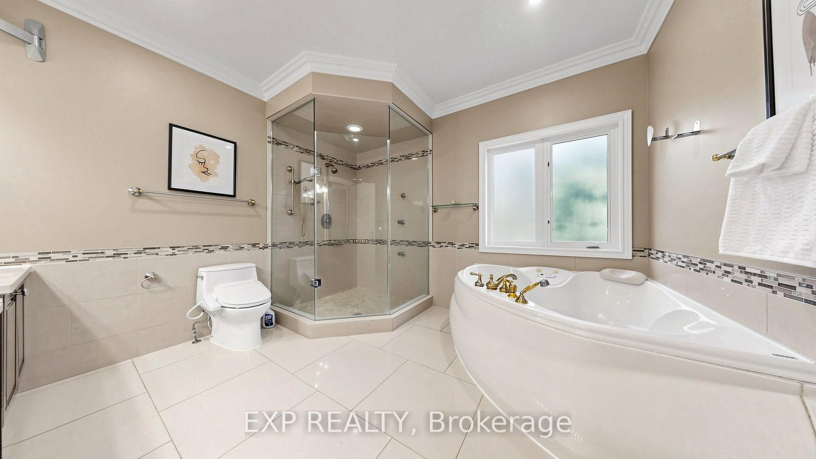36 Maplehyrn Avenue • East Gwillimbury, ON photo 24